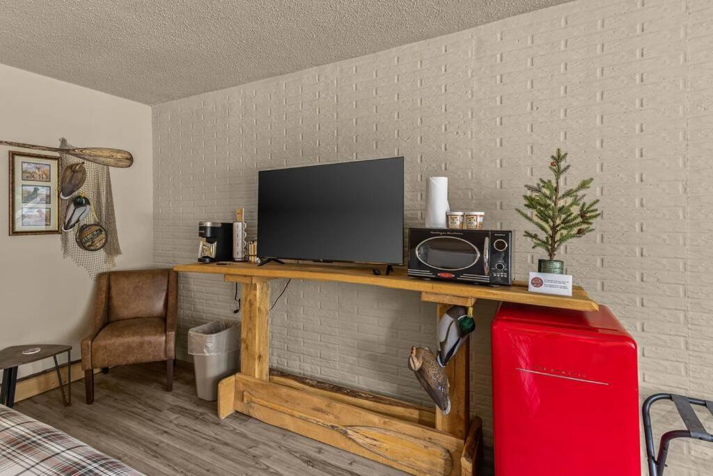 Stonegate Lodge Fire Pit 50In Tv Salt Water Pool Fast Wi-Fi Room #301 Юрека Спрингс Екстериор снимка